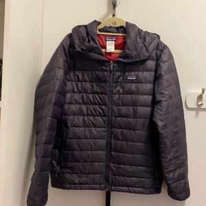 Men’s down sweater hoodie.